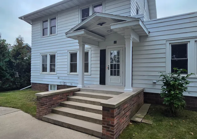 Photo 4 of Single family home for sale at 305 N Elm St, Mabel, MN 55954 | MLS# 7146636 | Listing updated on 2026-09-20