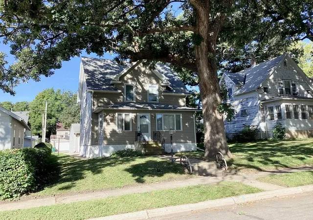 Photo 1 of Single family home for sale at 709 Minnesota Ave, Albert Lea, MN 56007 | MLS# 7146639 | Listing updated on 2026-09-22