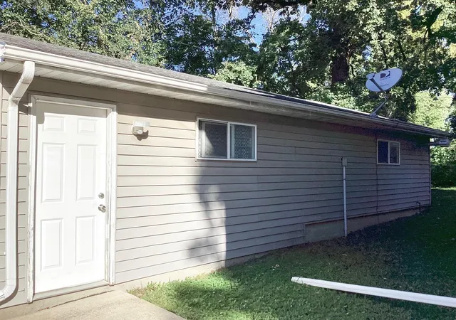 Photo 3 of Single family home for sale at 709 Minnesota Ave, Albert Lea, MN 56007 | MLS# 7146639 | Listing updated on 2026-09-22