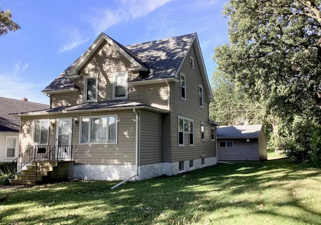 Photo 3 of Single family home for sale at 709 Minnesota Ave, Albert Lea, MN 56007 | MLS# 7146639 | Listing updated on 2026-09-22