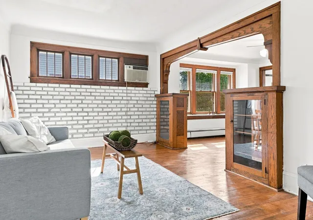 Photo 2 of Single family home for sale at 902 Hyacinth Ave E, Saint Paul, MN 55106 | MLS# 7146653 | Listing updated on 2026-09-19