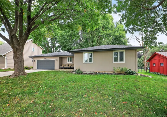 Photo 2 of Single family home for sale at 1065 Minnesota St S, Shakopee, MN 55379 | MLS# 7146670 | Listing updated on 2026-09-25
