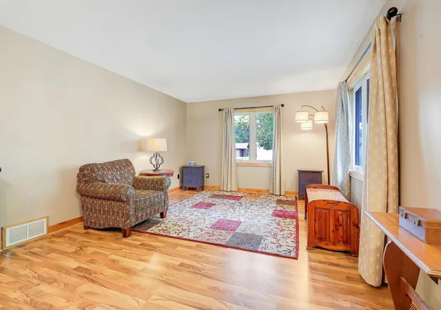 Photo 3 of Single family home for sale at 1065 Minnesota St S, Shakopee, MN 55379 | MLS# 7146670 | Listing updated on 2026-09-25