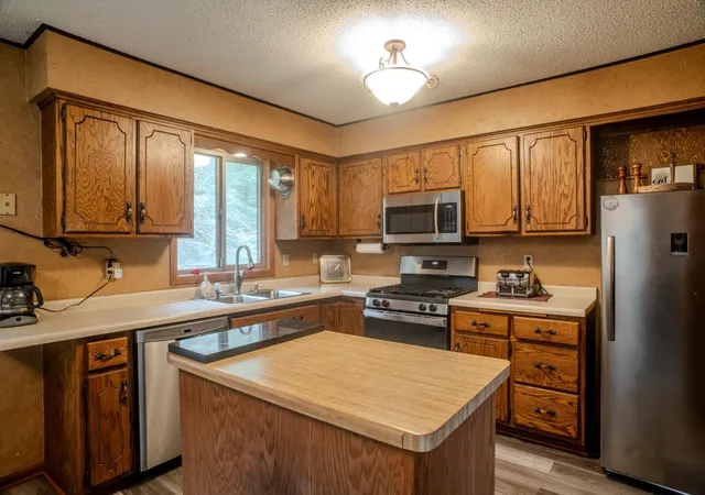 Photo 4 of Single family home for sale at 7489 125th Avenue, Clear Lake, MN 55319 | MLS# 7146674 | Listing updated on 2026-10-03