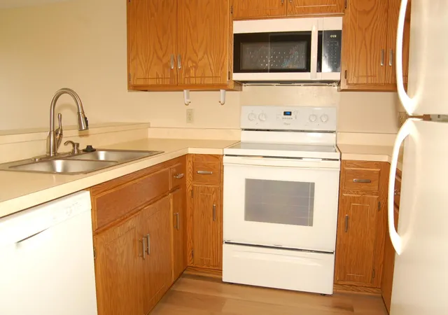 Photo 4 of Condo for sale at 14843 Endicott Way #209, Saint Paul, MN 55124 | MLS# 7146680 | Listing updated on 2026-09-19