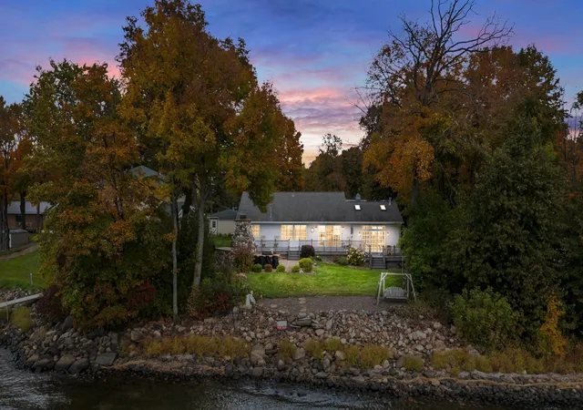 Photo 1 of Single family home for sale at 4057 Mille Lacs Pkwy, Isle, MN 56342 | MLS# 7146683 | Listing updated on 2026-10-29