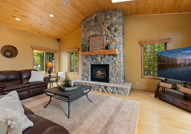 Photo 1 of Single family home for sale at 4057 Mille Lacs Pkwy, Isle, MN 56342 | MLS# 7146683 | Listing updated on 2026-10-09
