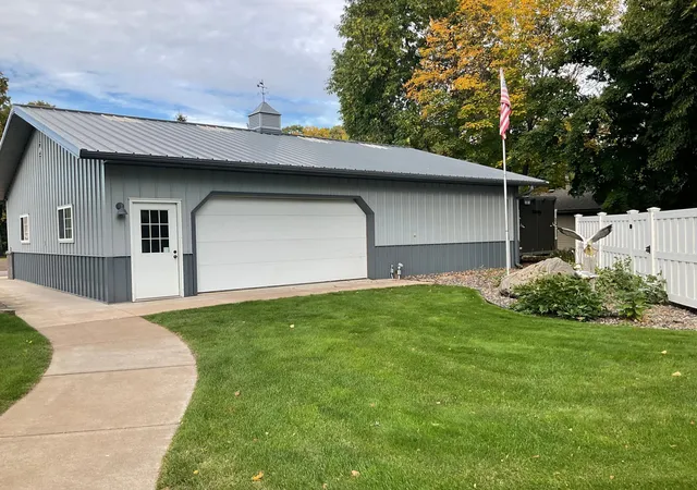 Photo 3 of Single family home for sale at 4057 Mille Lacs Pkwy, Isle, MN 56342 | MLS# 7146683 | Listing updated on 2026-10-09