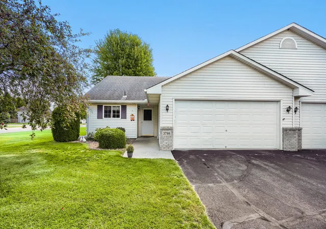 Single family home for sale at 3798 Shannon Dr, Hastings, MN 55033 | MLS# 7146684