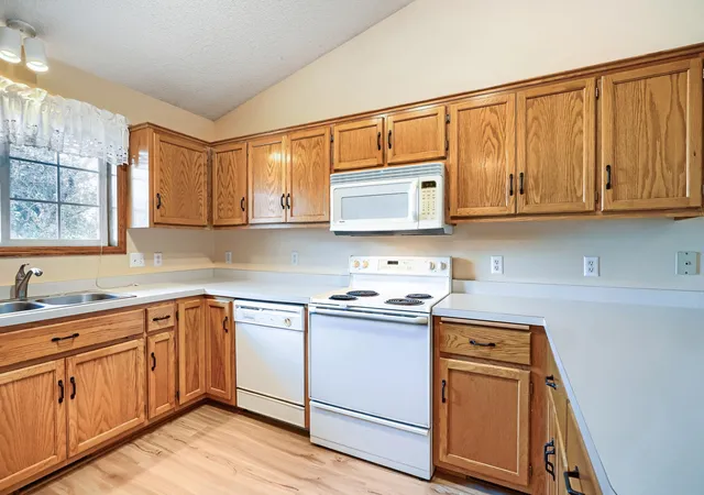 Photo 3 of Single family home for sale at 3798 Shannon Dr, Hastings, MN 55033 | MLS# 7146684 | Listing updated on 2026-10-05