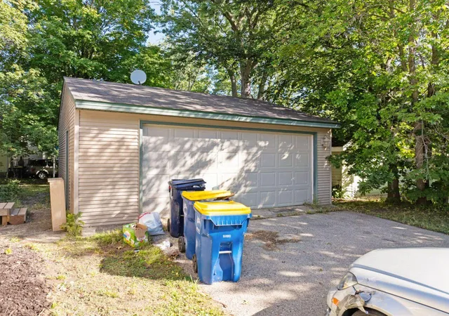 Photo 3 of Single family home for sale at 519 College St, Northfield, MN 55057 | MLS# 7146685 | Listing updated on 2026-09-19