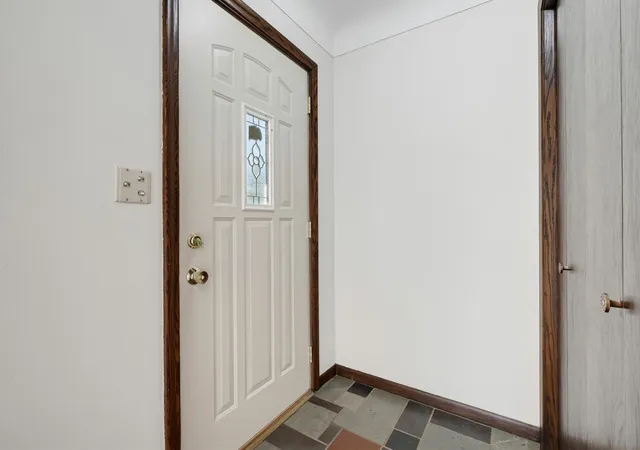 Photo 3 of Single family home for sale at 1566 Albemarle St, Saint Paul, MN 55117 | MLS# 7146699 | Listing updated on 2026-10-30