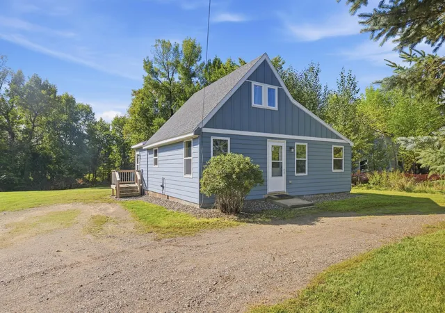 Photo 4 of Single family home for sale at 909 4th Street SE, Aitkin, MN 56431 | MLS# 7146710 | Listing updated on 2026-10-08