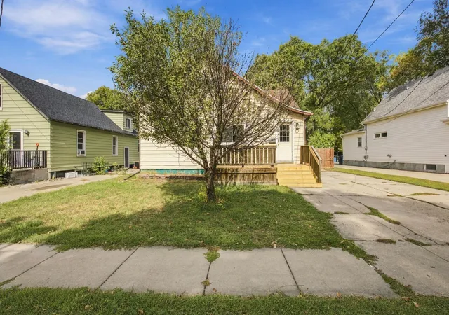 Photo 1 of Single family home for sale at 1809 5th Avenue S, Fargo, ND 58103 | MLS# 7146734 | Listing updated on 2026-09-19