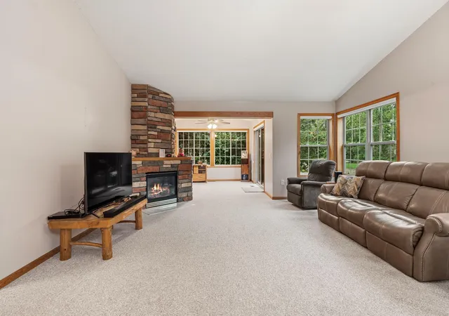 Photo 3 of Single family home for sale at 27765 Woodland Dr, Chisago City, MN 55013 | MLS# 7146735 | Listing updated on 2026-10-01