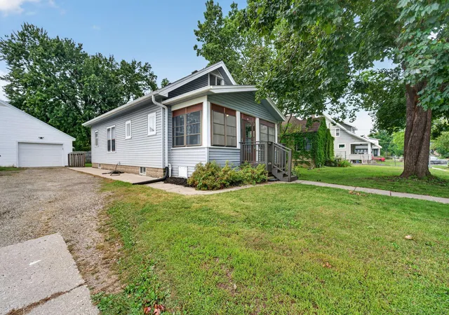 Photo 2 of Single family home for sale at 811 8th Avenue Se, Rochester, MN 55904 | MLS# 7146769 | Listing updated on 2026-09-22