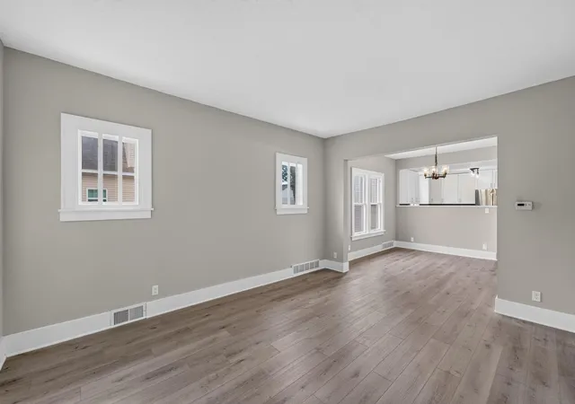 Photo 4 of Single family home for sale at 811 8th Avenue SE, Rochester, MN 55904 | MLS# 7146769 | Listing updated on 2026-09-22