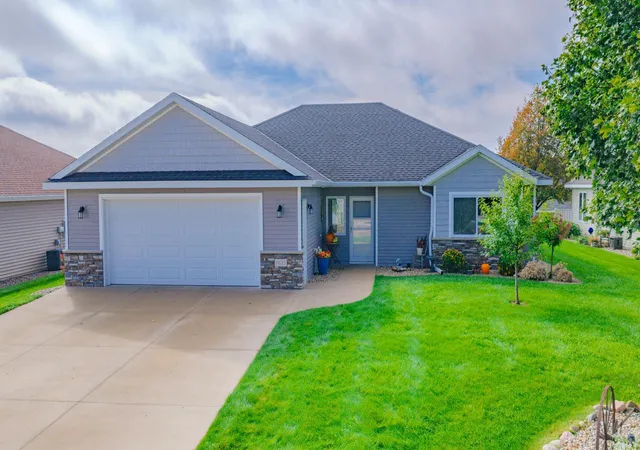 Photo 1 of Sale Pending at 1621 19th Avenue Nw, Willmar, MN 56201 | MLS# 7146787 | Listing updated on 2026-10-10