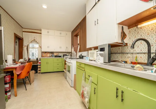 Listing Photo 5 - Condo for sale in building located at 239 3rd Ave W, Shakopee, MN 55379