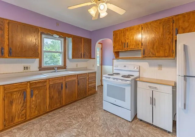 Photo 2 of Single family home for sale at 108 S 9th Street, Brownsville, MN 55919 | MLS# 7146802 | Listing updated on 2026-10-02
