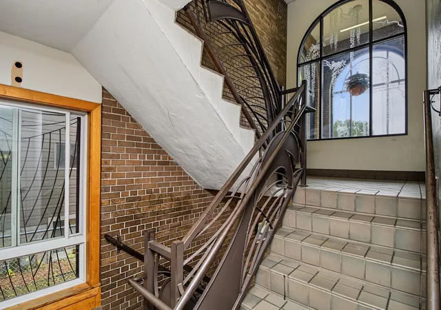 Photo 2 of Condo for sale at 2525 3rd Avenue S #206, Minneapolis, MN 55404 | MLS# 7146838 | Listing updated on 2026-09-29