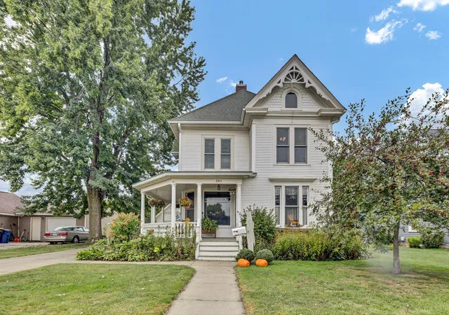 Photo 1 of Single family home for sale at 306 S Prairie St, Lake City, MN 55041 | MLS# 7146840 | Listing updated on 2026-09-20