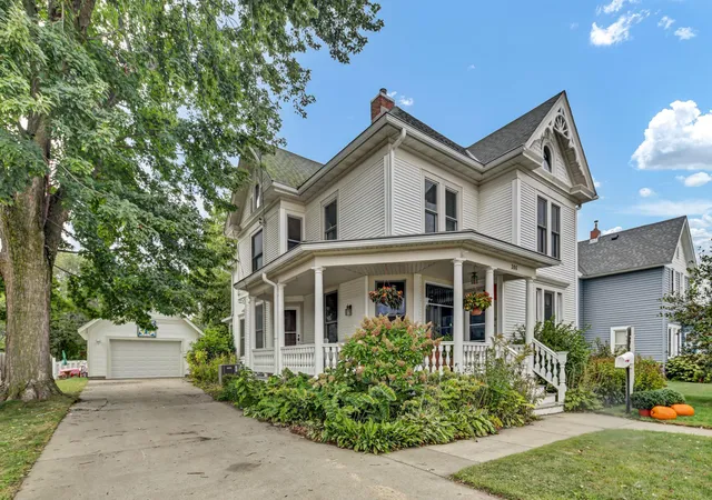 Photo 3 of Single family home for sale at 306 S Prairie St, Lake City, MN 55041 | MLS# 7146840 | Listing updated on 2026-10-06