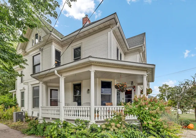 Photo 3 of Single family home for sale at 306 S Prairie St, Lake City, MN 55041 | MLS# 7146840 | Listing updated on 2026-09-20