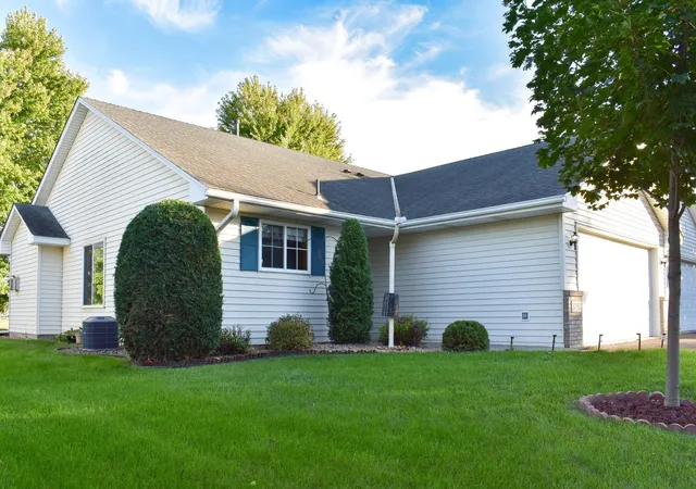 Photo 1 of Single family home for sale at 3792 Shannon Dr, Hastings, MN 55033 | MLS# 7146847 | Listing updated on 2026-10-06