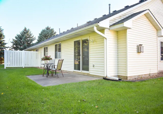 Photo 3 of Single family home for sale at 3792 Shannon Dr, Hastings, MN 55033 | MLS# 7146847 | Listing updated on 2026-09-19