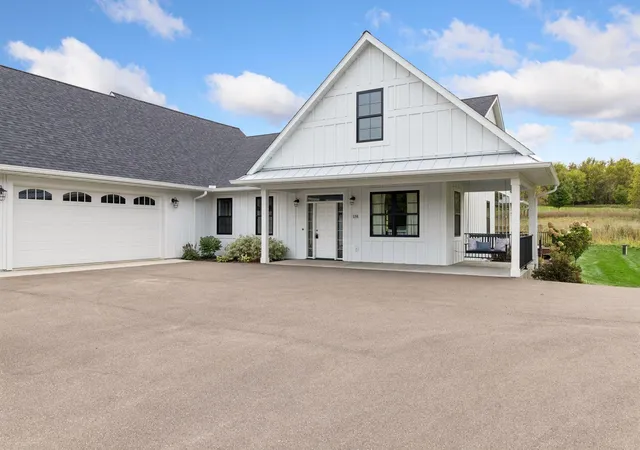 Photo 4 of Single family home for sale at 1191 42nd Street, Hudson, WI 54016 | MLS# 7146855 | Listing updated on 2026-10-06