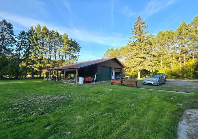 Photo 3 of Single family home for sale at 5794 Highway 11, International Falls, MN 56649 | MLS# 7146860 | Listing updated on 2026-09-19