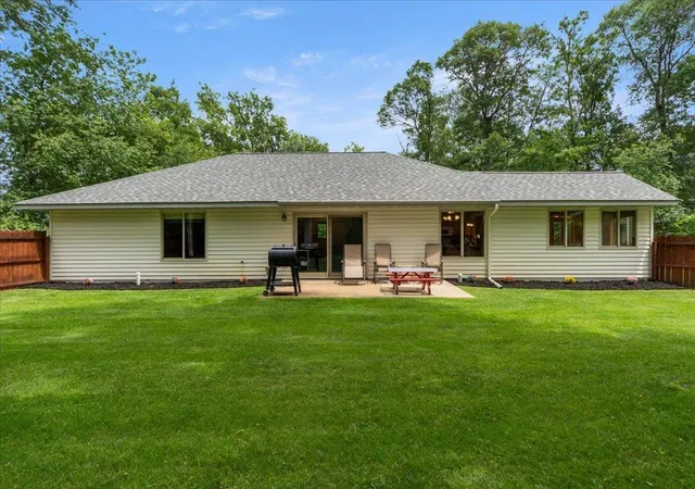 Photo 3 of Single family home for sale at 33897 Dancing Bear Dr, Crosslake, MN 56442 | MLS# 7146863 | Listing updated on 2026-10-08