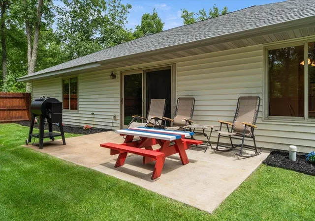 Photo 4 of Single family home for sale at 33897 Dancing Bear Dr, Crosslake, MN 56442 | MLS# 7146863 | Listing updated on 2026-10-08