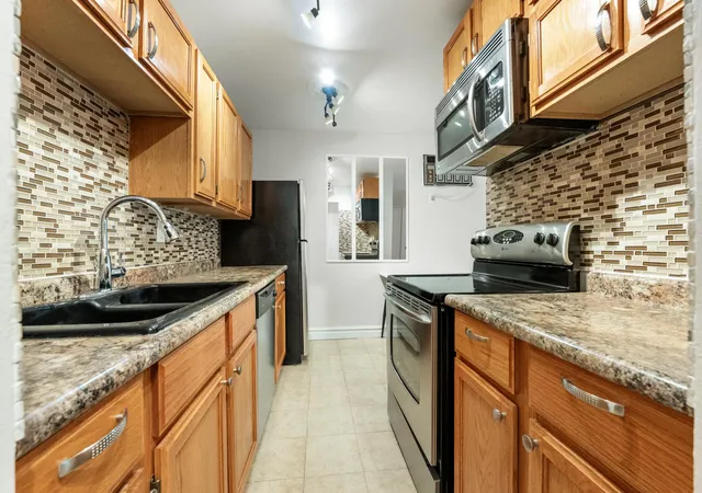 Photo 4 of Condo for sale at 2212 Aldrich Ave S #106, Minneapolis, MN 55405 | MLS# 7146872 | Listing updated on 2026-09-19
