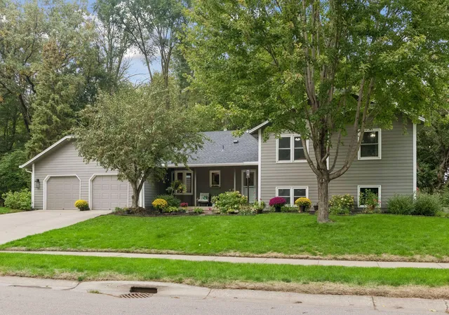 Photo 1 of Sale Pending at 7646 Carnelian Ln, Eden Prairie, MN 55346 | MLS# 7146876 | Listing updated on 2026-10-06