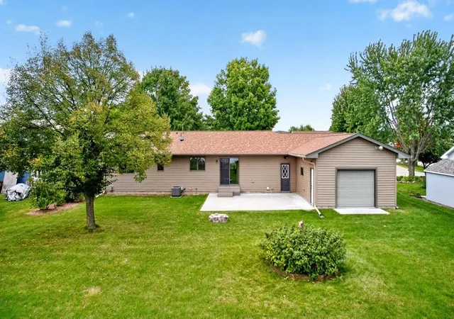 Photo 4 of Single family home for sale at 1320 N Garden St, Lake City, MN 55041 | MLS# 7146883 | Listing updated on 2026-09-24