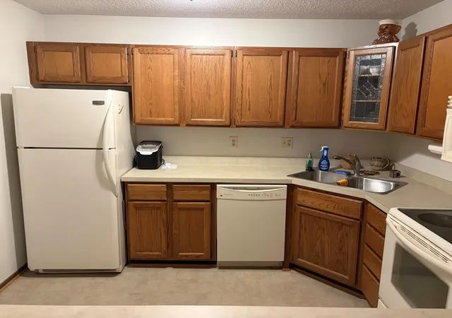 Photo 2 of Condo for sale at 2110 Ridge Dr #13, Minneapolis, MN 55416 | MLS# 7146902 | Listing updated on 2026-09-21