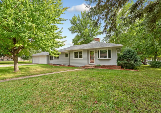 Photo 1 of Single family home for sale at 815 Court Ave, Gaylord, MN 55334 | MLS# 7146905 | Listing updated on 2026-09-23