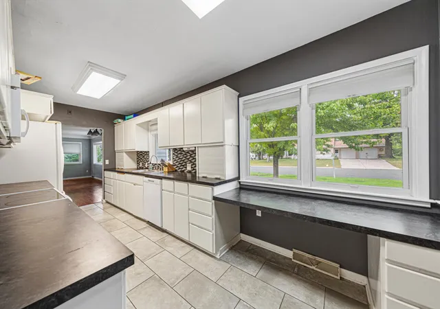 Photo 3 of Single family home for sale at 815 Court Ave, Gaylord, MN 55334 | MLS# 7146905 | Listing updated on 2026-09-23