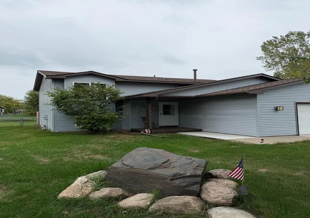 Photo 1 of Single family home for sale at 26007 10th Street W, Zimmerman, MN 55398 | MLS# 7146907 | Listing updated on 2026-09-27