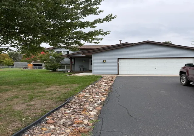 Photo 3 of Single family home for sale at 26007 10th Street W, Zimmerman, MN 55398 | MLS# 7146907 | Listing updated on 2026-09-27