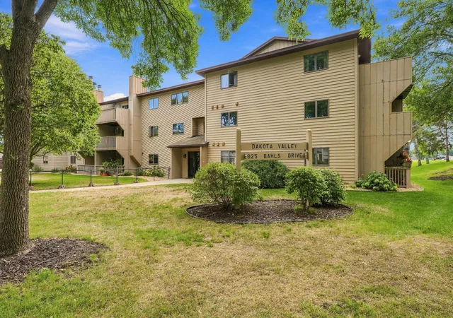 Condo for sale at 925 Bahls Dr #208, Hastings, MN 55033 | MLS# 7146910