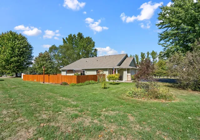 Photo 3 of Townhouse for sale at 1822 Wooden Shoe Ct, Baldwin, WI 54002 | MLS# 7146918 | Listing updated on 2026-09-21