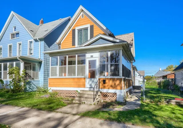 Single family home for sale at 527 Blair Ave, Saint Paul, MN 55103 | MLS# 7146934