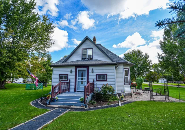 Photo 1 of Single family home for sale at 202 Melgaard St, Viking, MN 56760 | MLS# 7146939 | Listing updated on 2026-09-19
