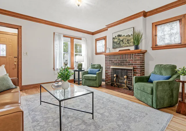 Photo 3 of Sale Pending at 1186 Englewood Ave, Saint Paul, MN 55104 | MLS# 7146942 | Listing updated on 2026-10-20