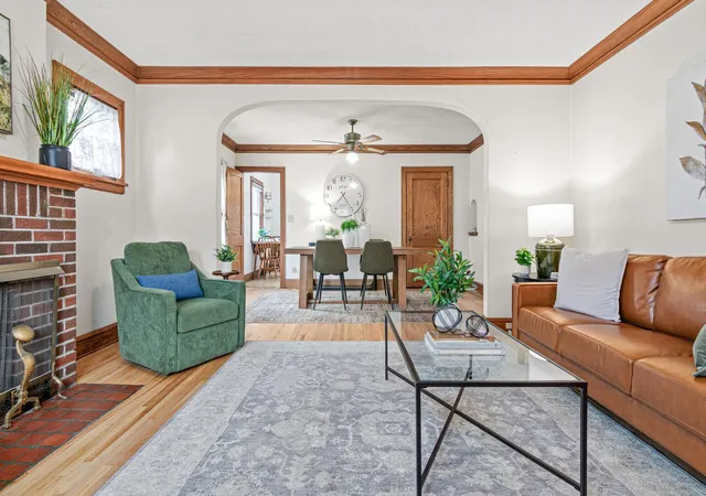 Photo 4 of Sale Pending at 1186 Englewood Ave, Saint Paul, MN 55104 | MLS# 7146942 | Listing updated on 2026-10-20