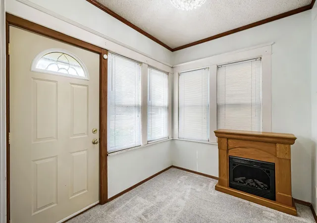 Photo 3 of Single family home for sale at 1119 Minnehaha Ave W, Saint Paul, MN 55104 | MLS# 7146949 | Listing updated on 2026-09-19