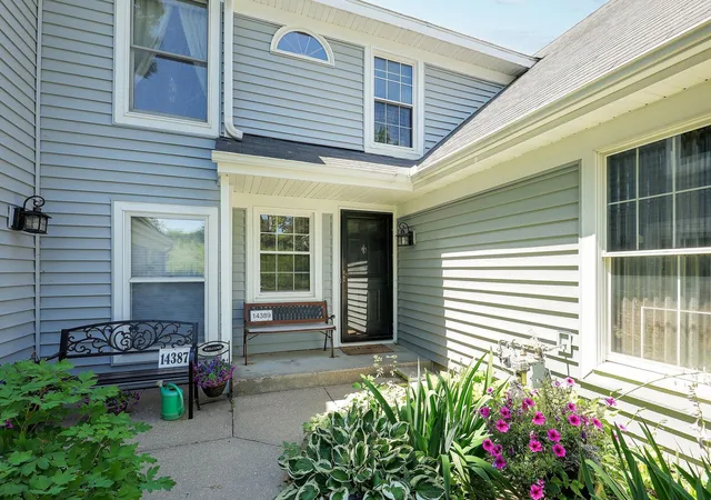 Photo 4 of Single family home for sale at 14389 Bedford Dr, Eden Prairie, MN 55346 | MLS# 7146955 | Listing updated on 2026-09-19